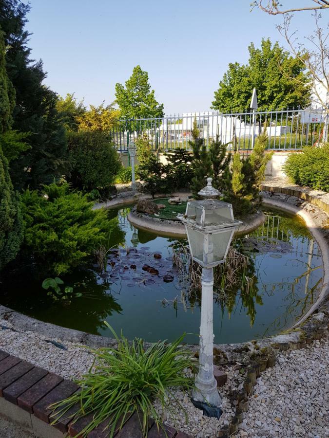 Pepiniere Nogent-sur-Seine Exterior foto